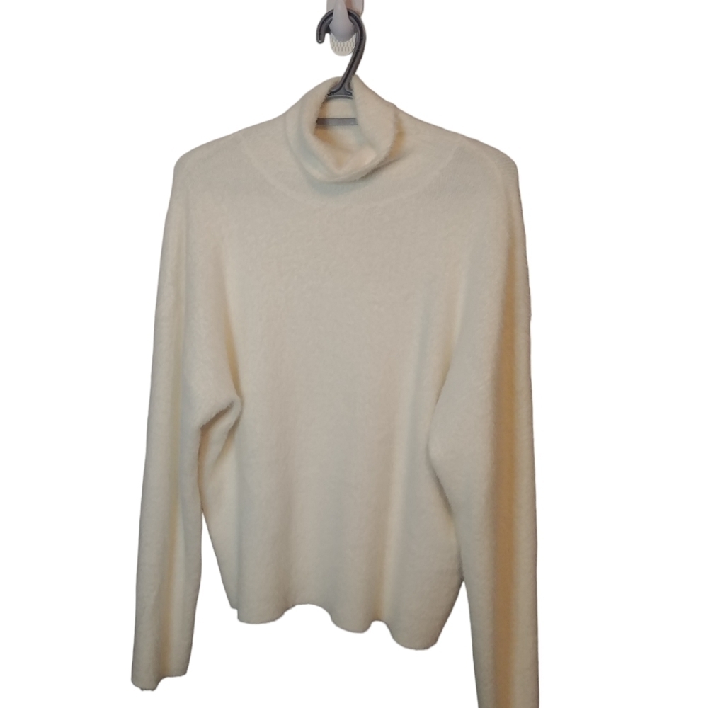 Zara Ecru Fuzzy Turtleneck‎ Sweater Girls Size 13/14 NWOT